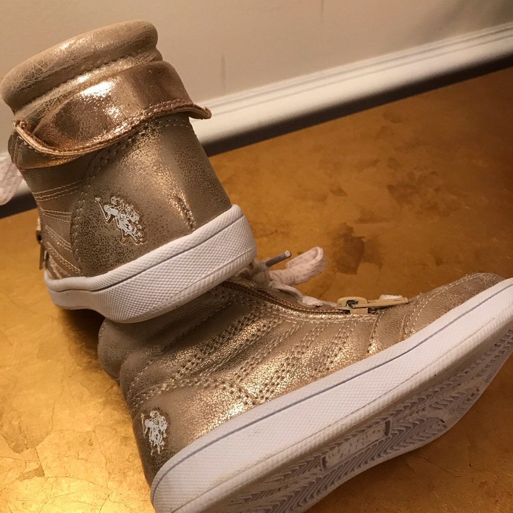 Girls gold sneakers size toddler 7.5